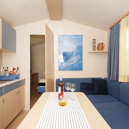 Holiday Robinzon Apartamento