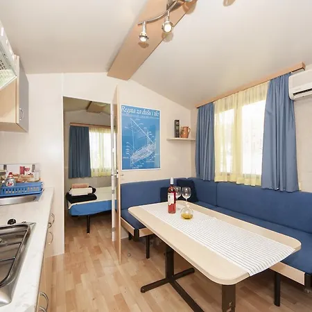 Apartamento Holiday Robinzon Murter